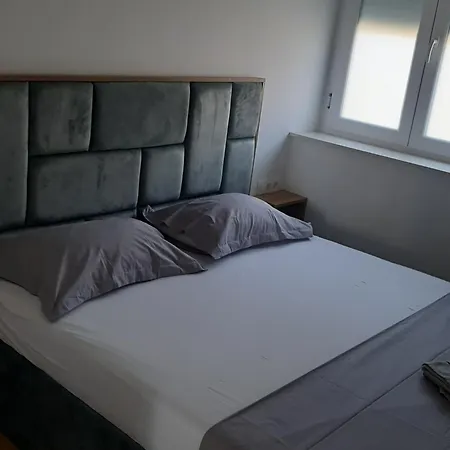 Horvat Apartment *